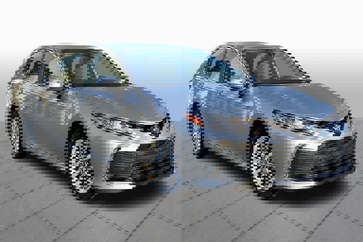 Used 2024 Toyota Camry LE image 3