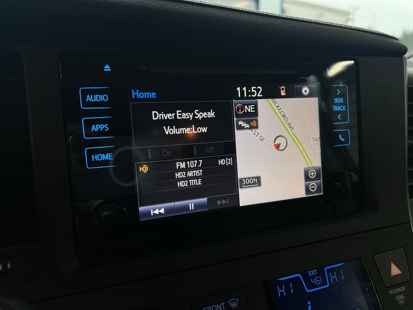 Used 2015 Toyota Sienna SE Premium image 13