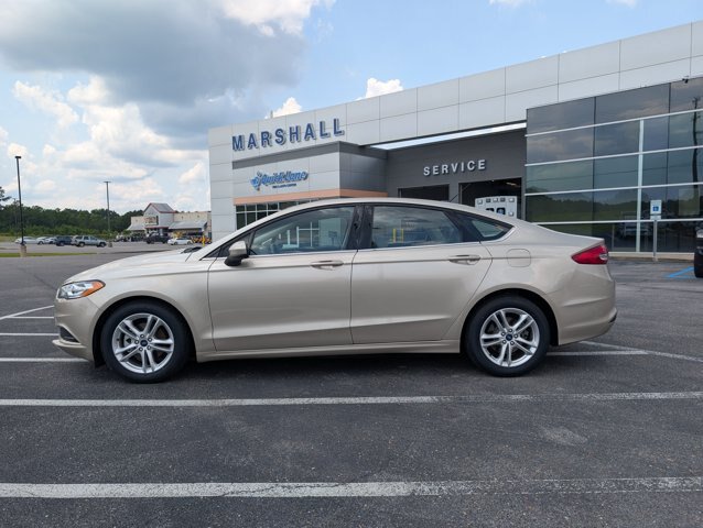 Certified 2018 Ford Fusion SE w/ Fusion SE Technology Package FWD image 2