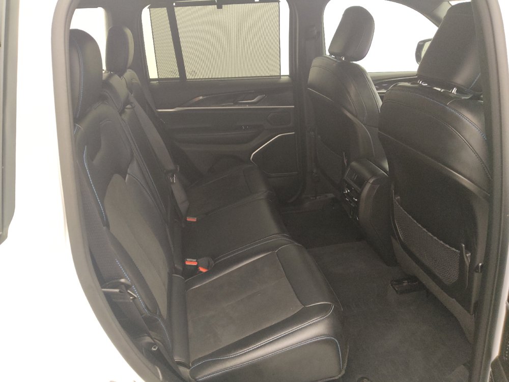 Used 2022 Jeep Grand Cherokee Trailhawk w/ Luxury Tech Group III AWD/4WD image 19