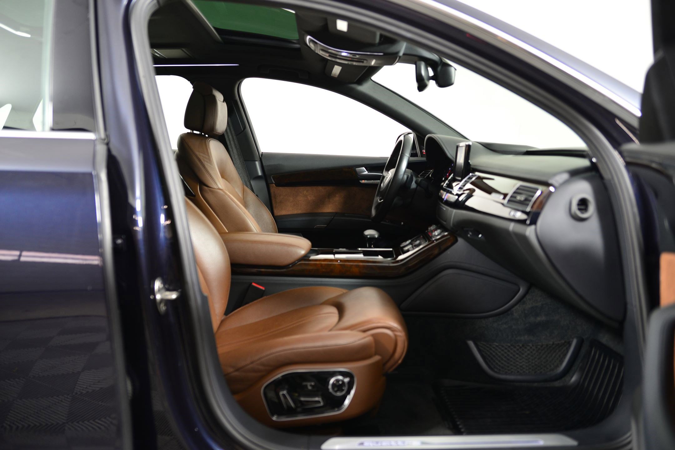 Used 2016 Audi A8 L 3.0T w/ Executive Package image 18