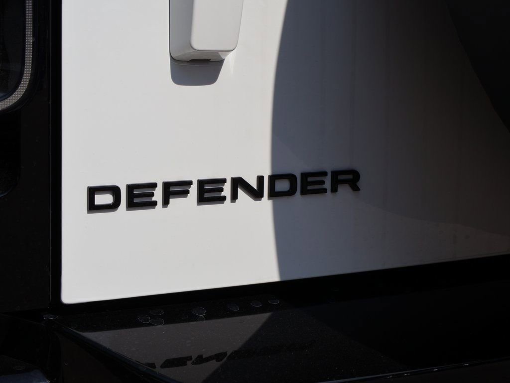 New 2025 Land Rover Defender 130 V8 image 7
