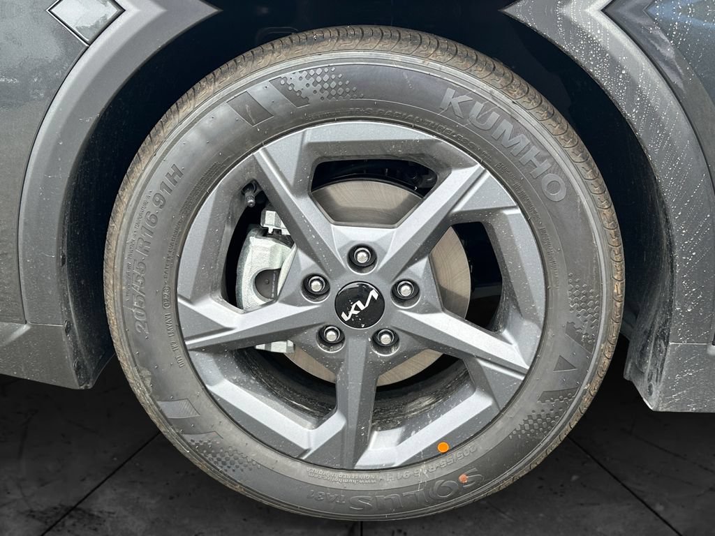 New 2026 Kia K4 FWD image 25