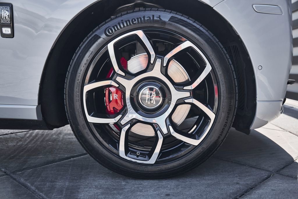 Used 2024 Rolls-Royce Cullinan Black Badge w/ Dark Exterior Package image 21