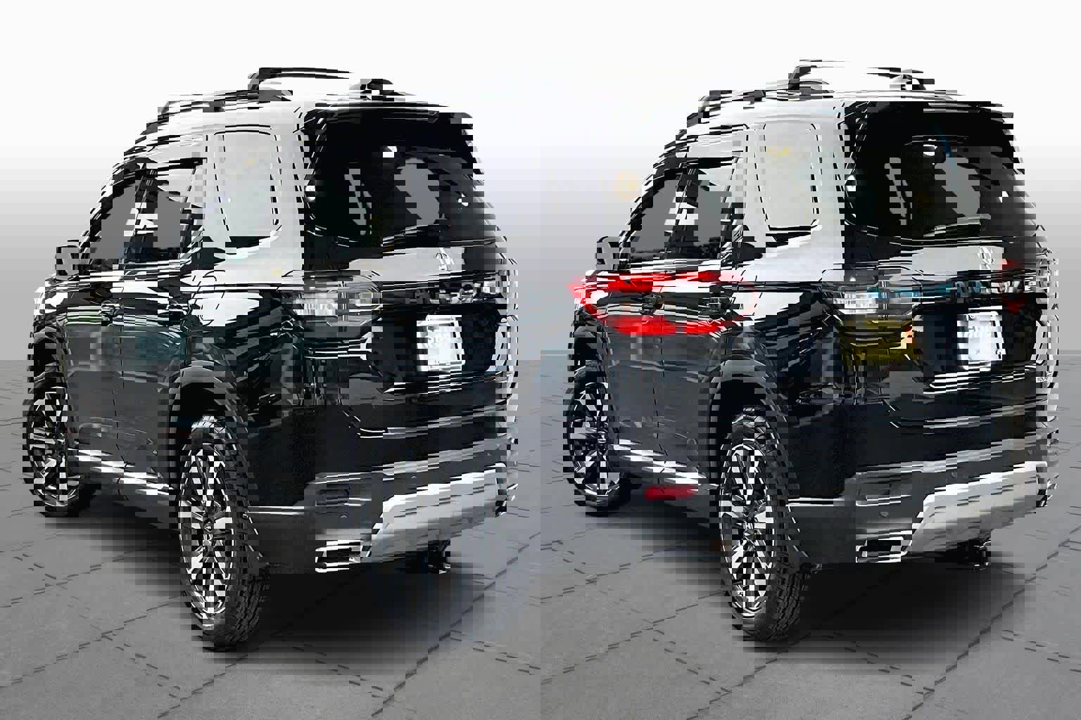 Used 2024 Honda Pilot Touring image 13