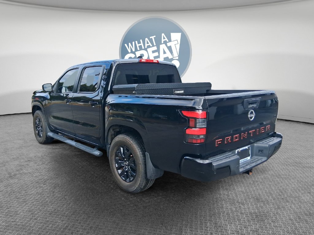 Used 2023 Nissan Frontier SV w/ Midnight Edition Package RWD image 6