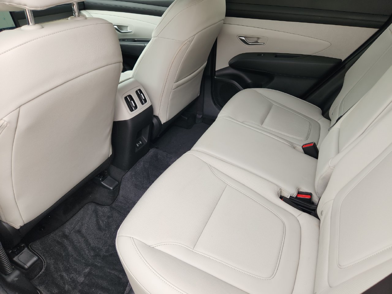 Used 2025 Hyundai Tucson SEL FWD image 28