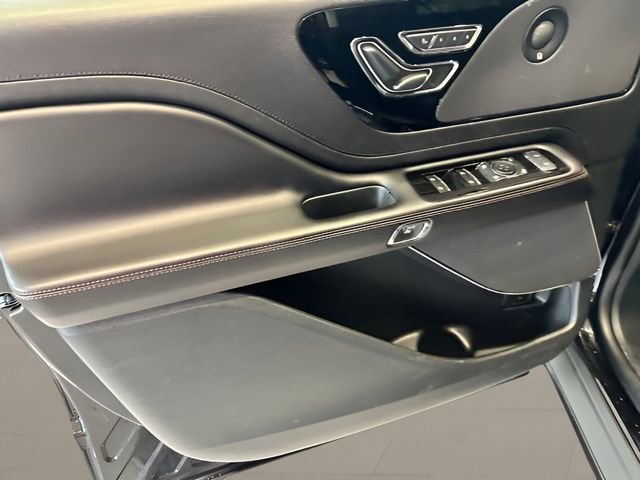Used 2024 Lincoln Aviator Reserve image 9