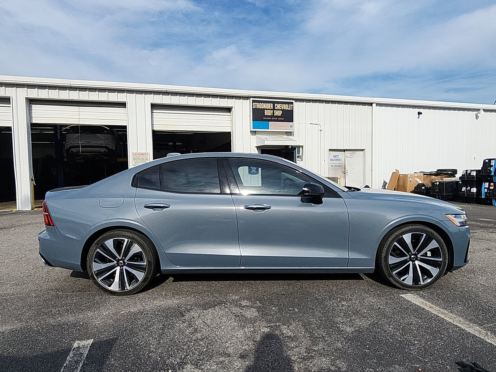 Used 2022 Volvo S60 B5 Momentum w/ Premium Package AWD/4WD image 6