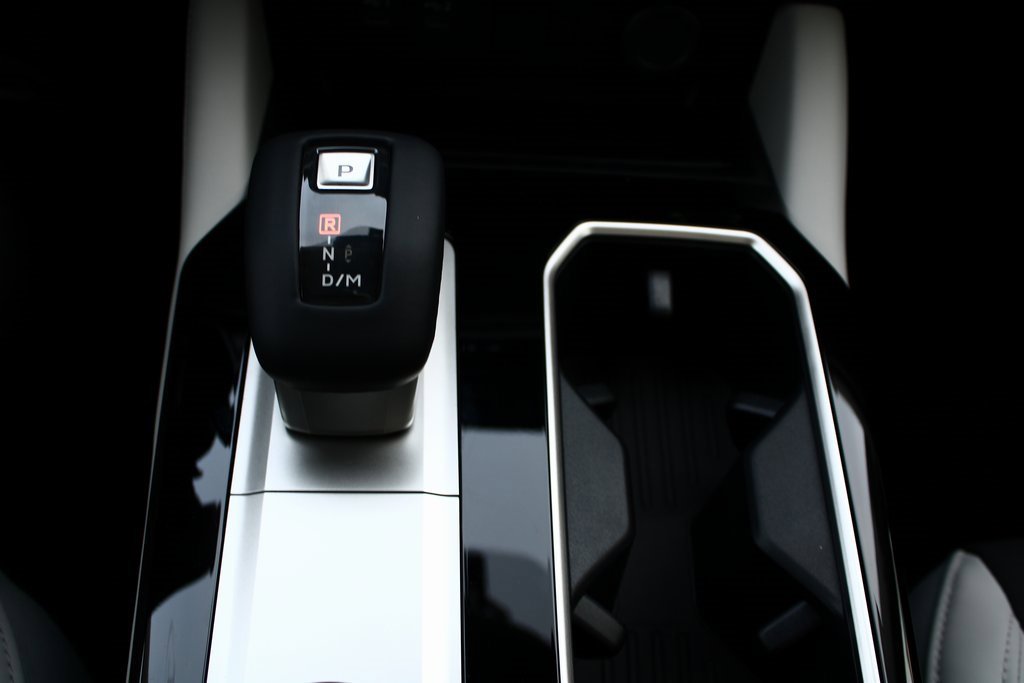 New 2025 Mitsubishi Outlander SE image 23