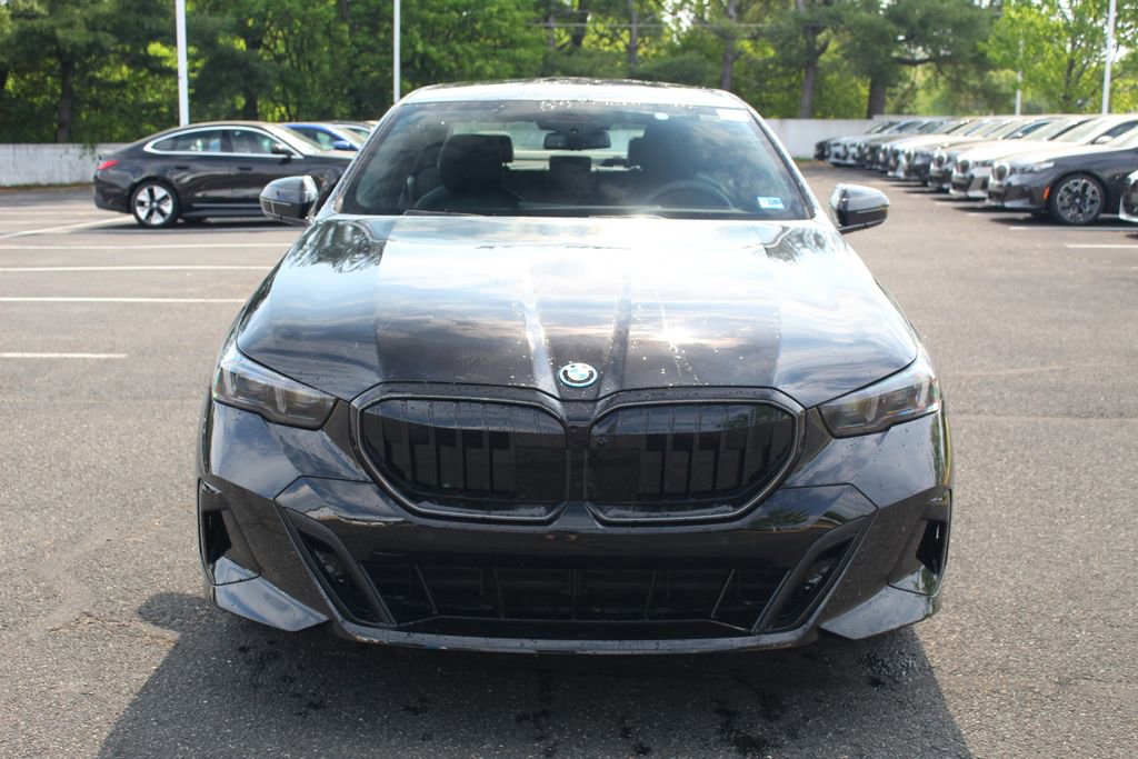 New 2027 BMW 550e xDrive AWD/4WD image 2