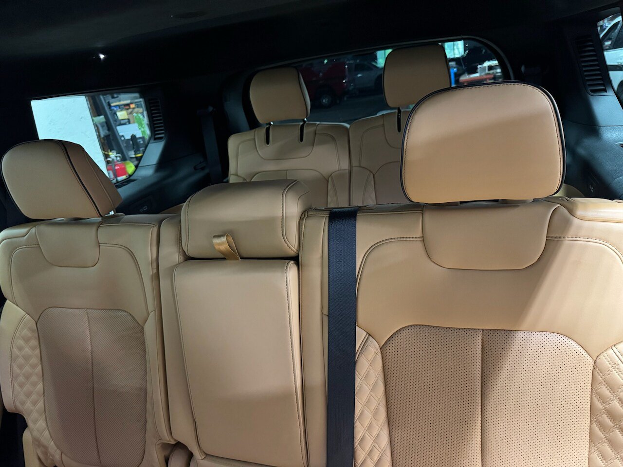 Used 2025 Jeep Grand Cherokee L Summit AWD/4WD image 15