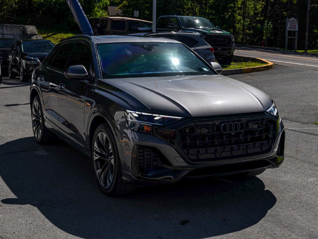 Used 2025 Audi Q8 Premium Plus AWD/4WD image 3