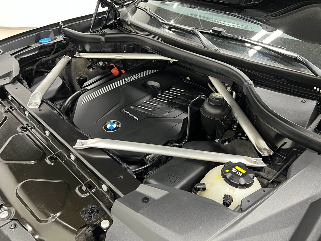 Used 2020 BMW X7 xDrive40i w/ Premium Package AWD/4WD image 31