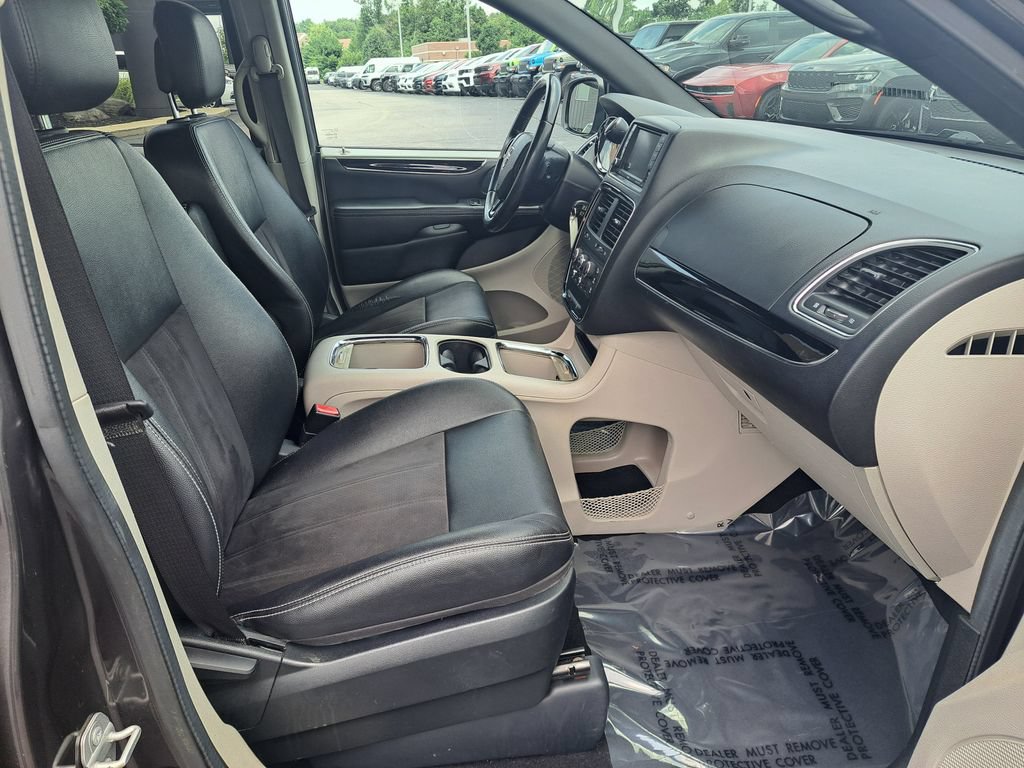 Used 2019 Dodge Grand Caravan SXT FWD image 34