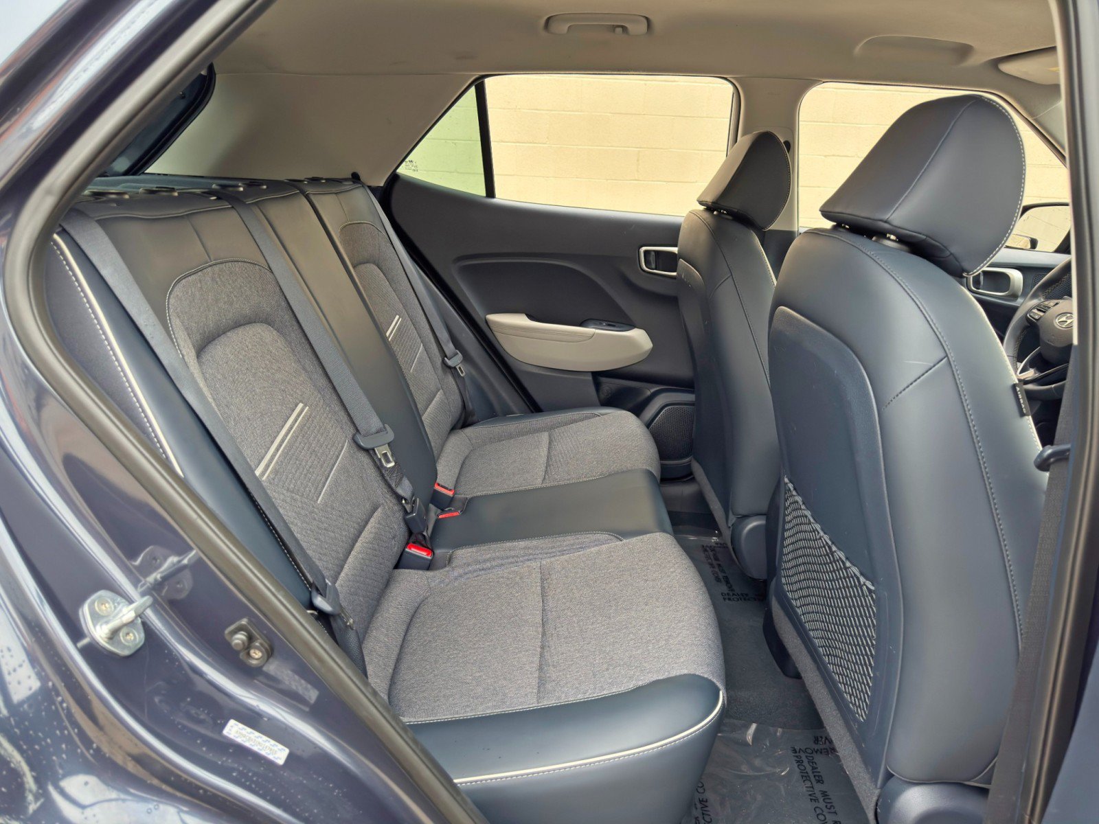 Used 2022 Hyundai Venue Limited FWD image 35