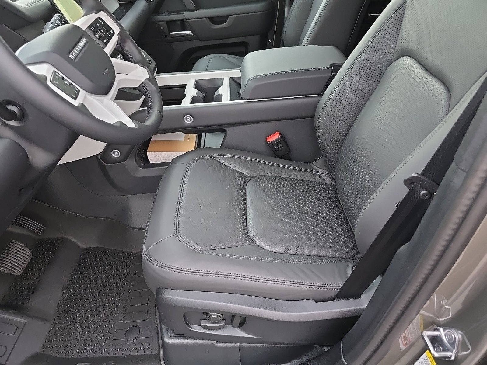 Certified 2025 Land Rover Defender 110 S image 22