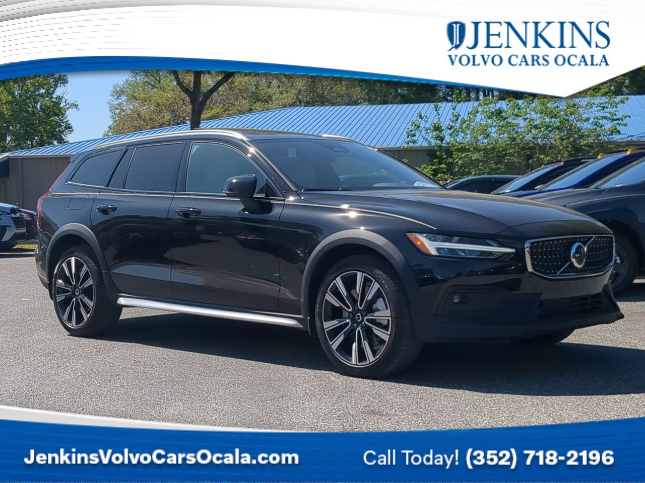 New 2025 Volvo V60 B5 Cross Country Ultra w/ Protection Package Premier