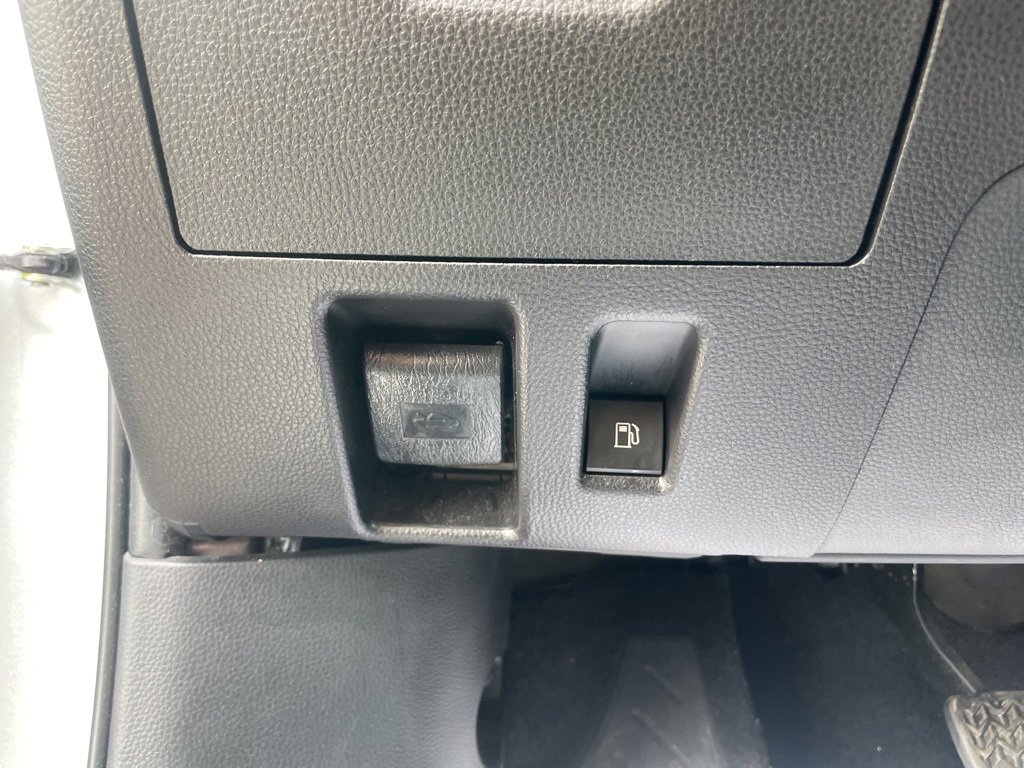 Used 2024 Toyota Highlander XLE image 18