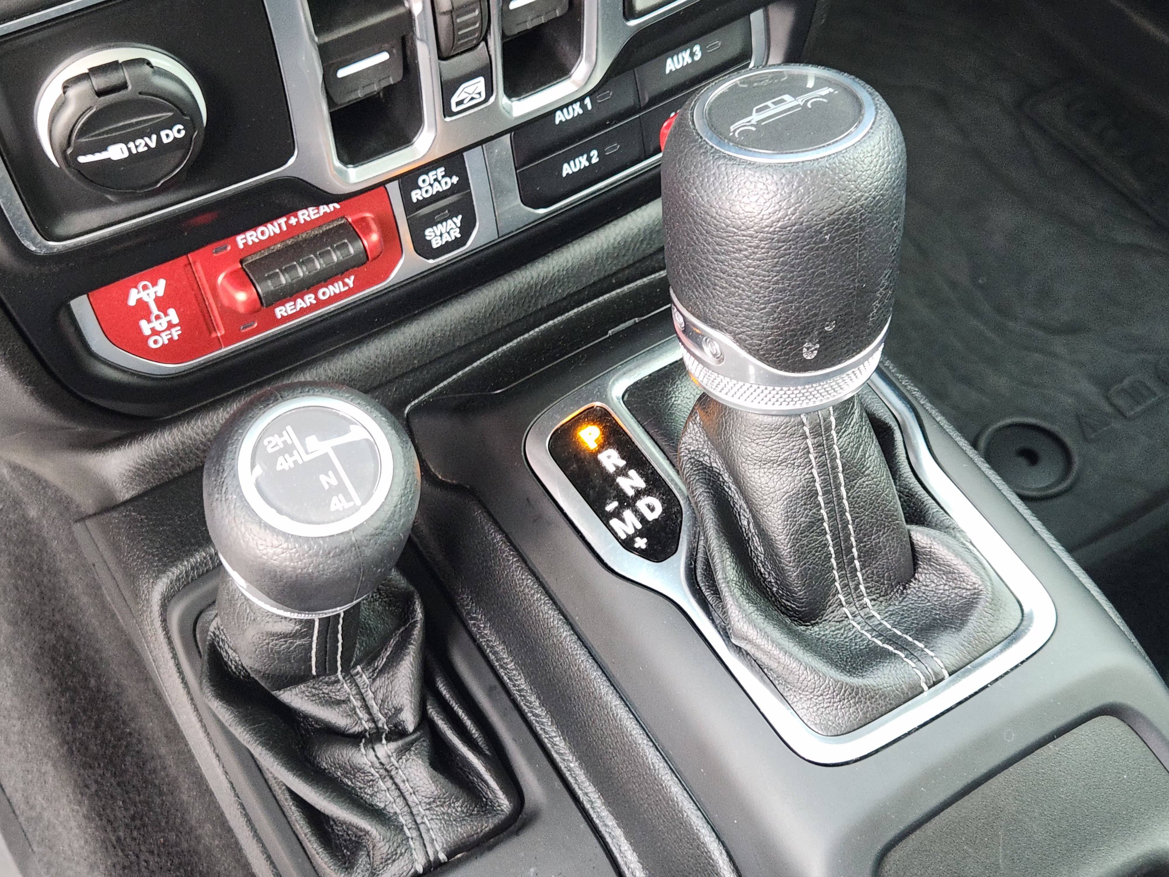 Used 2025 Jeep Gladiator Rubicon AWD/4WD image 21