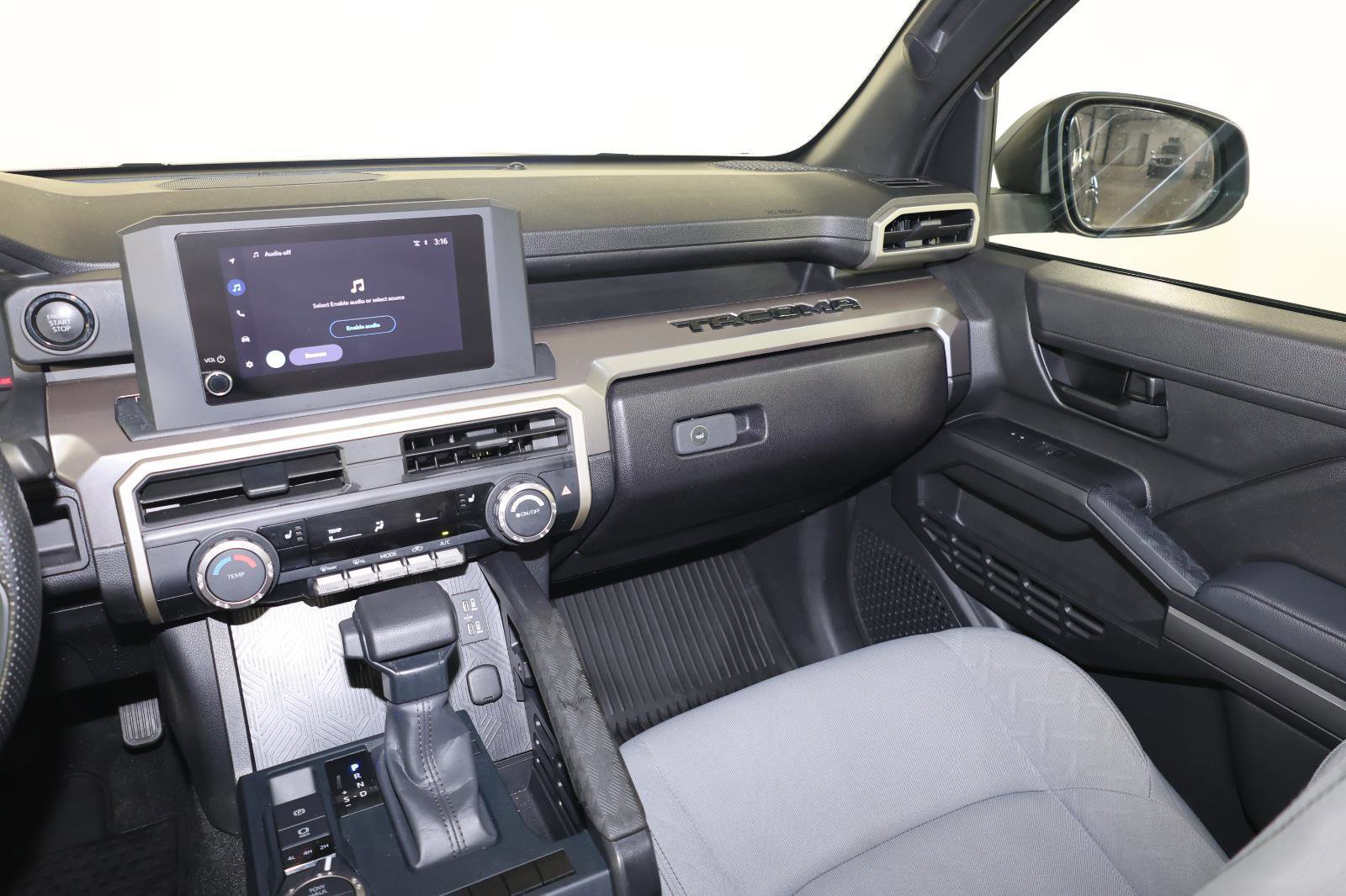 Used 2024 Toyota Tacoma SR5 AWD/4WD image 10