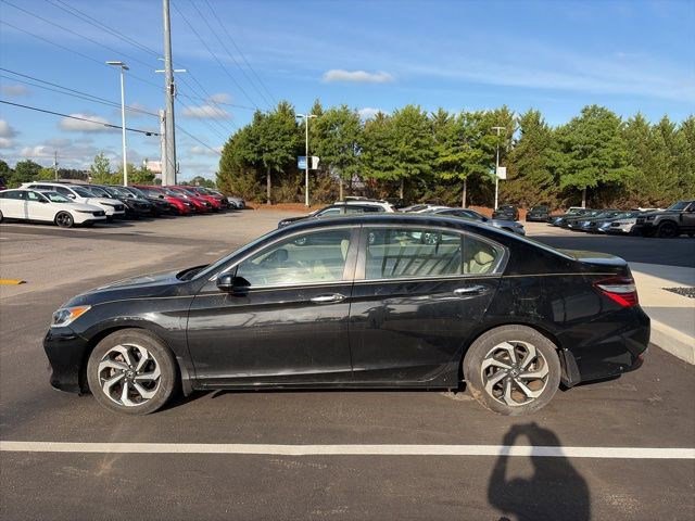 Used 2017 Honda Accord EX-L image 2
