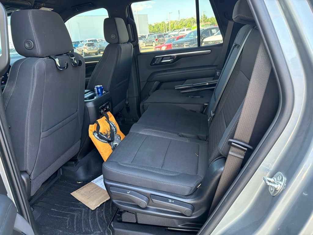 Used 2025 Chevrolet Tahoe LS AWD/4WD image 16