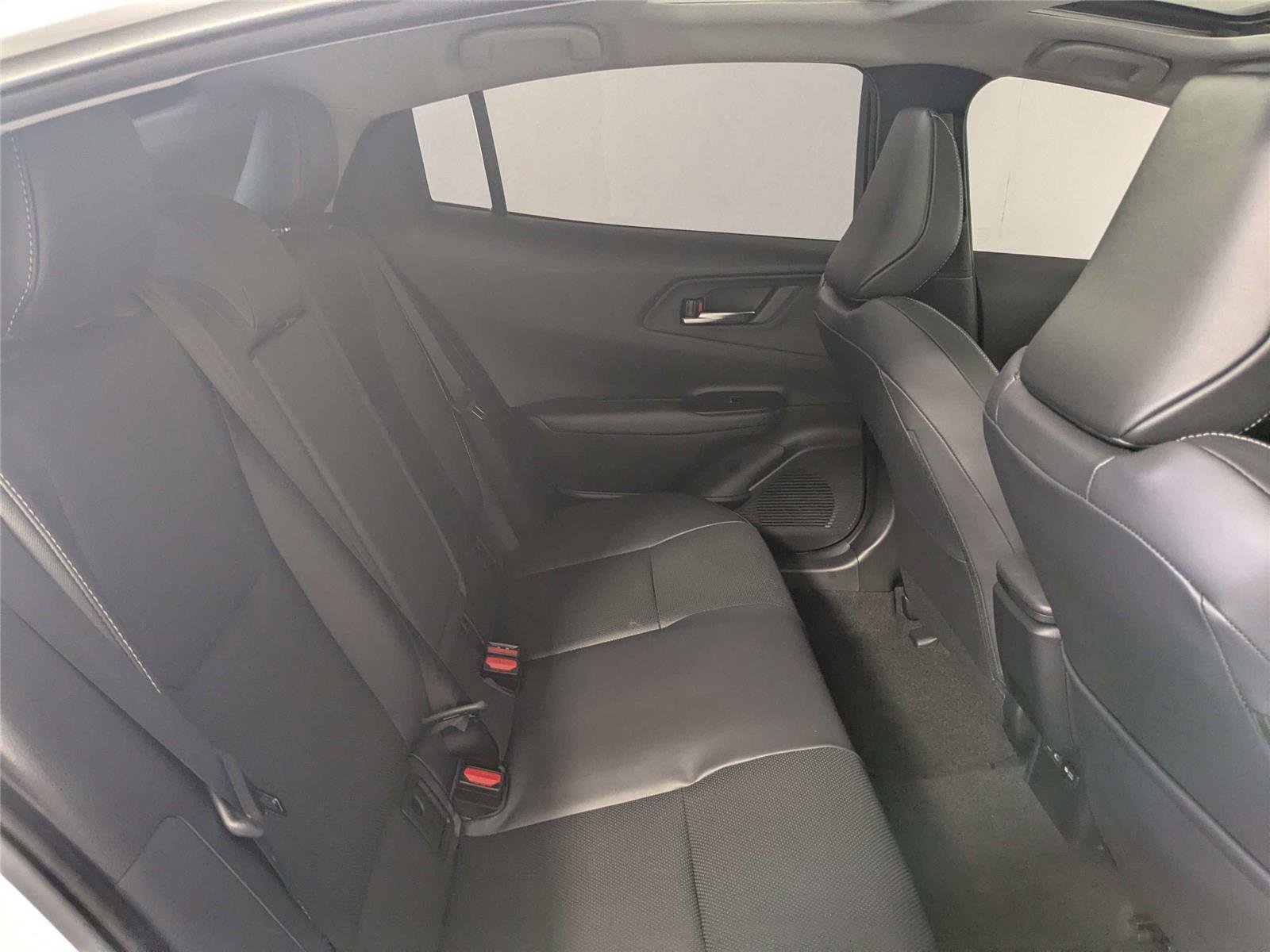 Used 2026 Toyota Prius Plug-In Hybrid FWD image 31