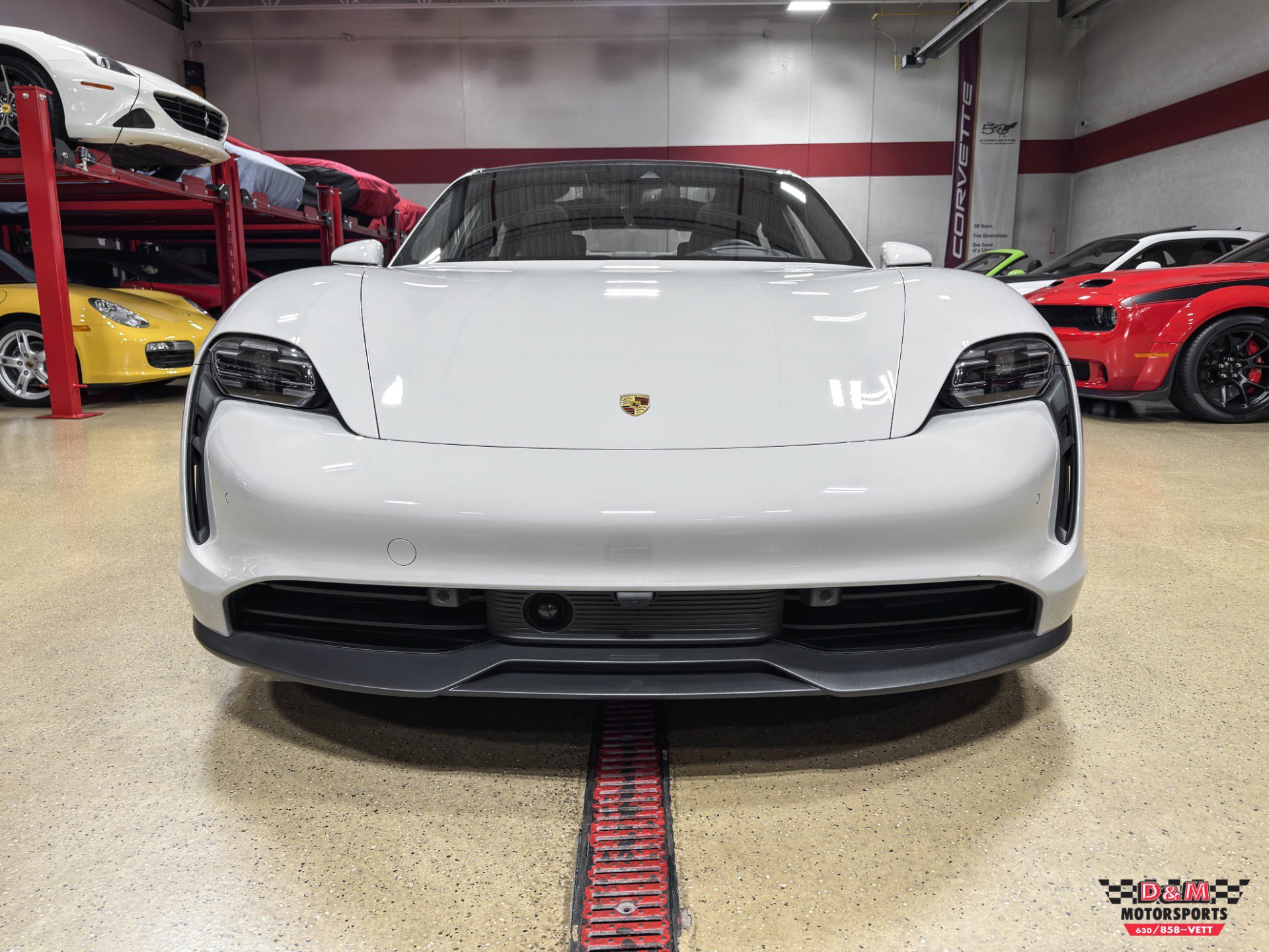 Used 2021 Porsche Taycan image 8