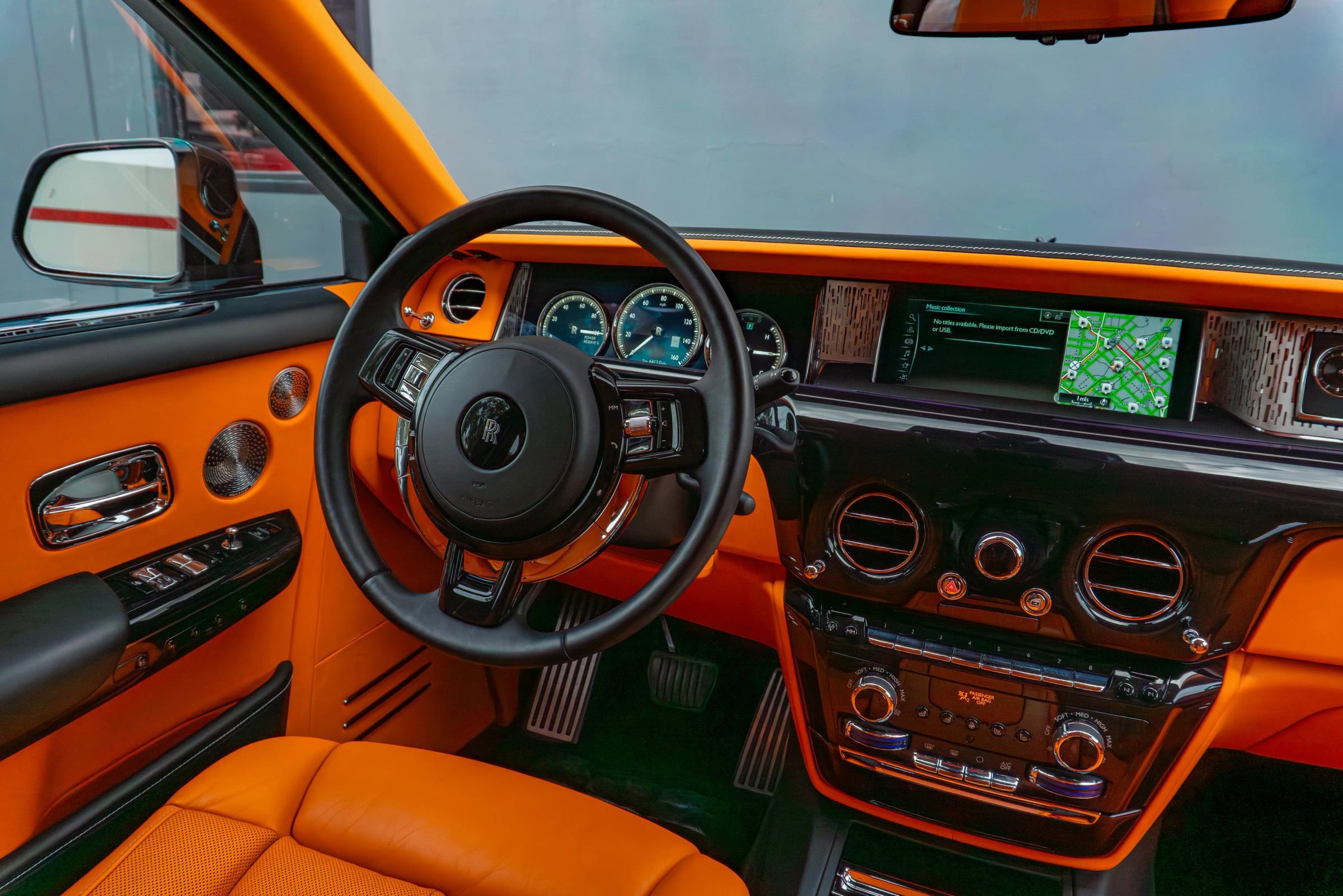 Used 2018 Rolls-Royce Phantom Sedan RWD image 69