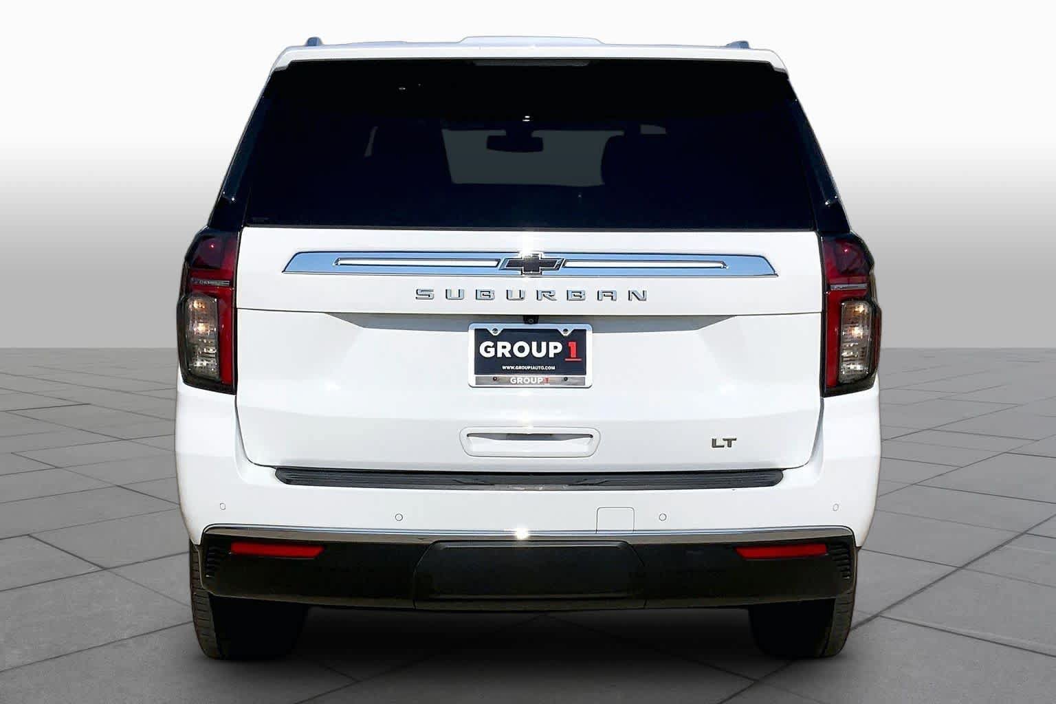 Used 2022 Chevrolet Suburban LT w/ LT Signature Package AWD/4WD image 5