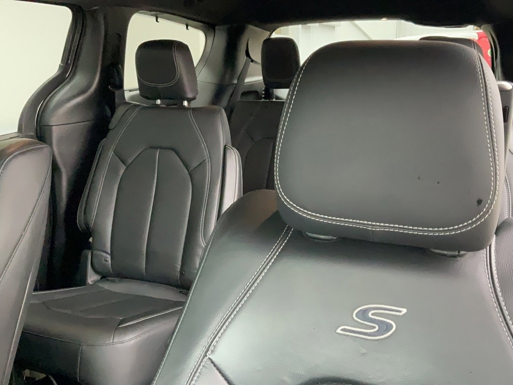 Used 2020 Chrysler Pacifica Touring-L w/ Advanced Safetytec Group image 14
