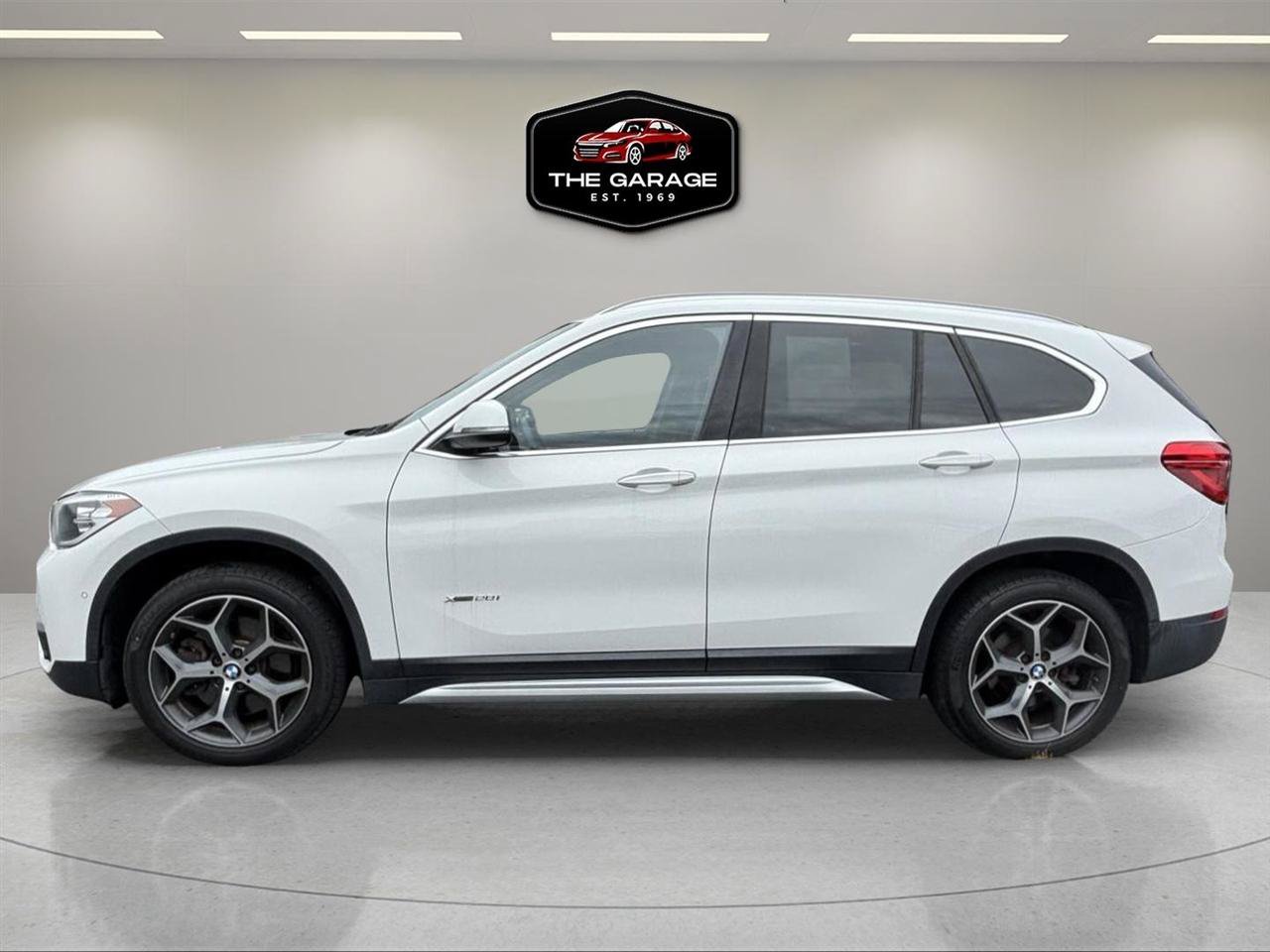 Used 2016 BMW X1 xDrive28i AWD/4WD image 2