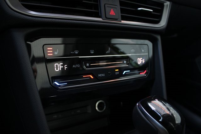 New 2025 Volkswagen Taos SE image 8