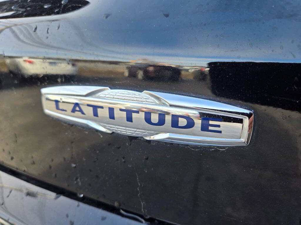 Used 2018 Jeep Compass Latitude w/ Popular Equipment Group AWD/4WD image 30