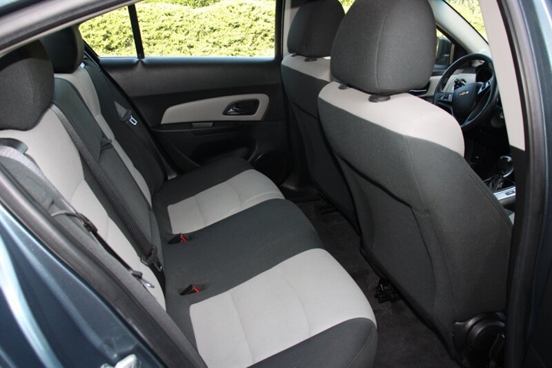 Used 2012 Chevrolet Cruze LS w/ Connectivity Package FWD image 6