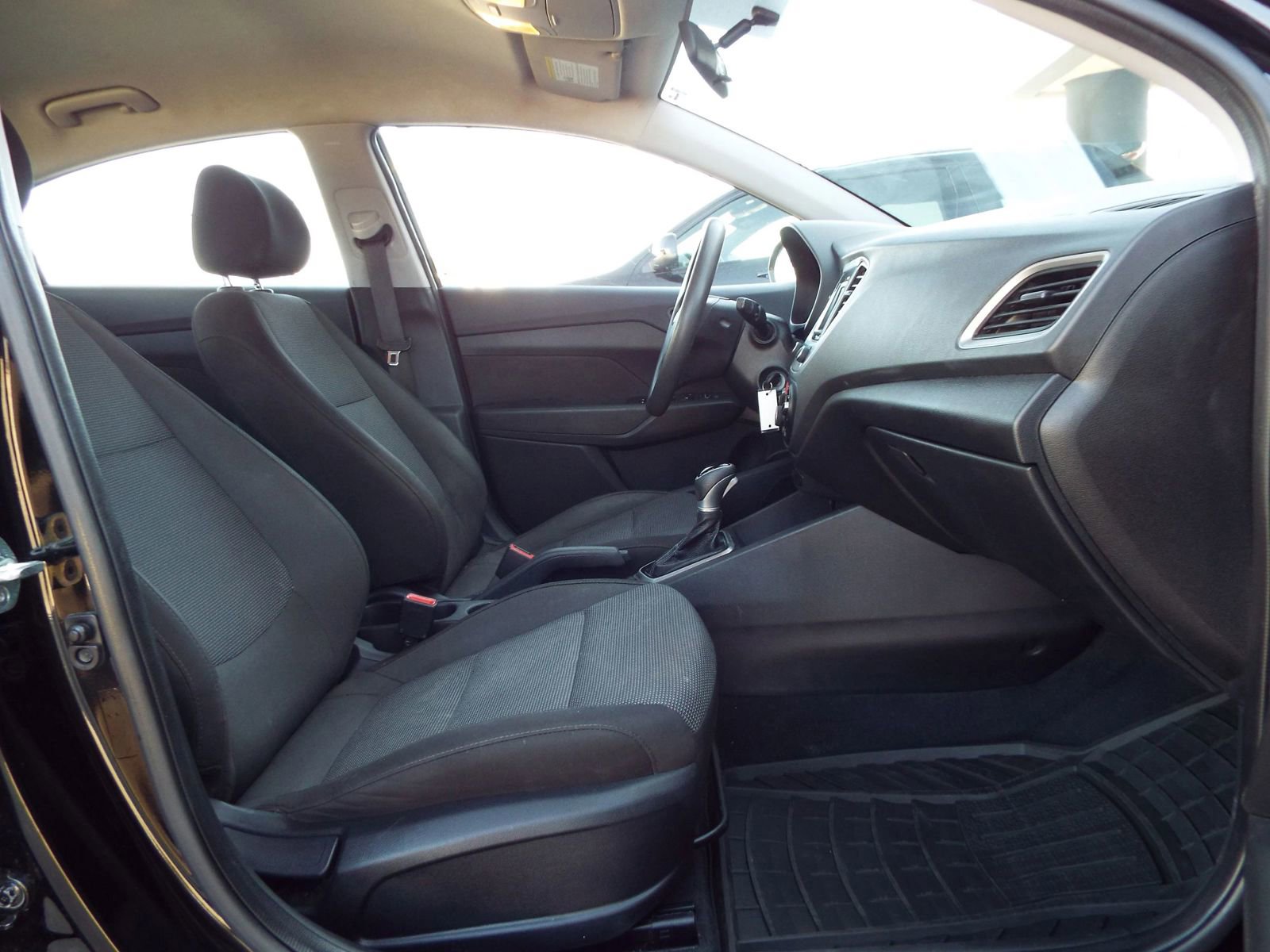 Used 2021 Hyundai Accent SE image 18