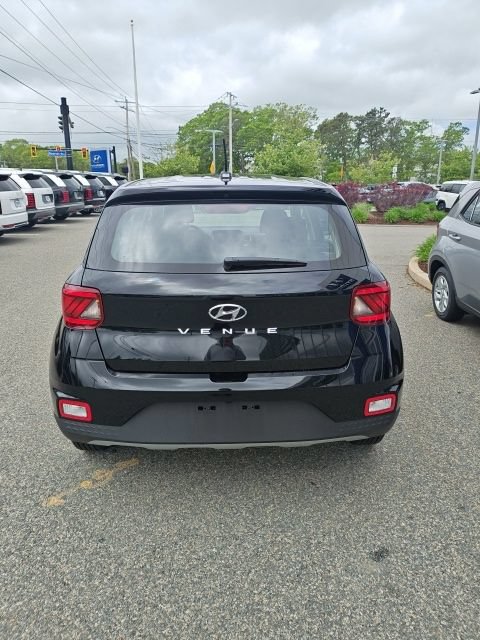 Certified 2026 Hyundai Venue SE FWD image 7