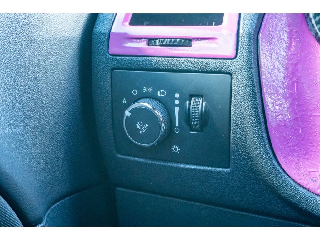 Used 2014 Dodge Challenger SXT image 22