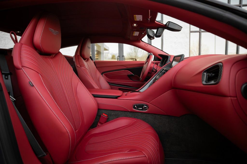 Used 2023 Aston Martin DB11 V12 image 31