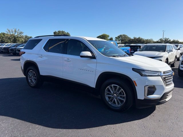 Used 2023 Chevrolet Traverse LT FWD image 1