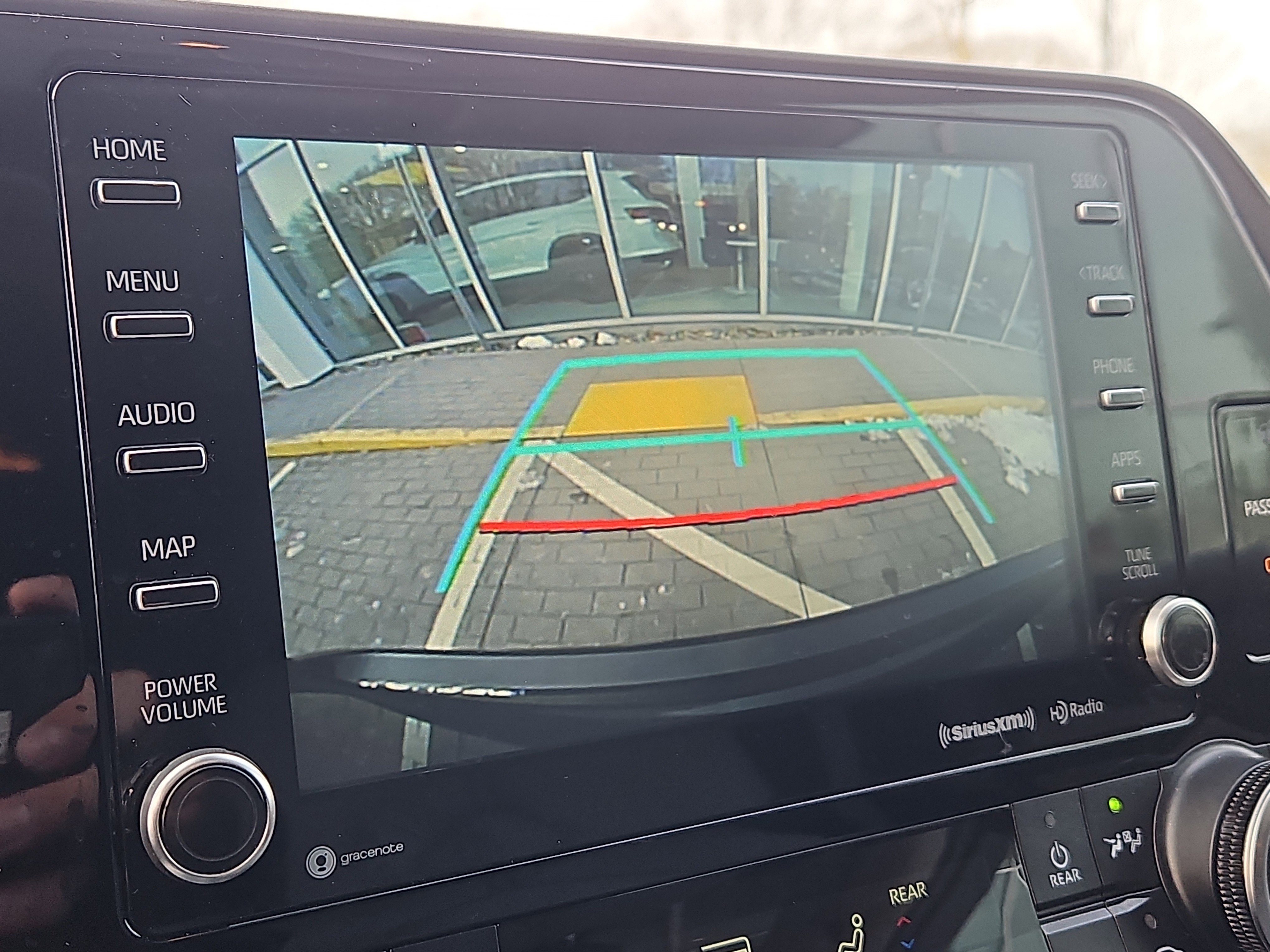 Used 2020 Toyota Highlander XLE image 8