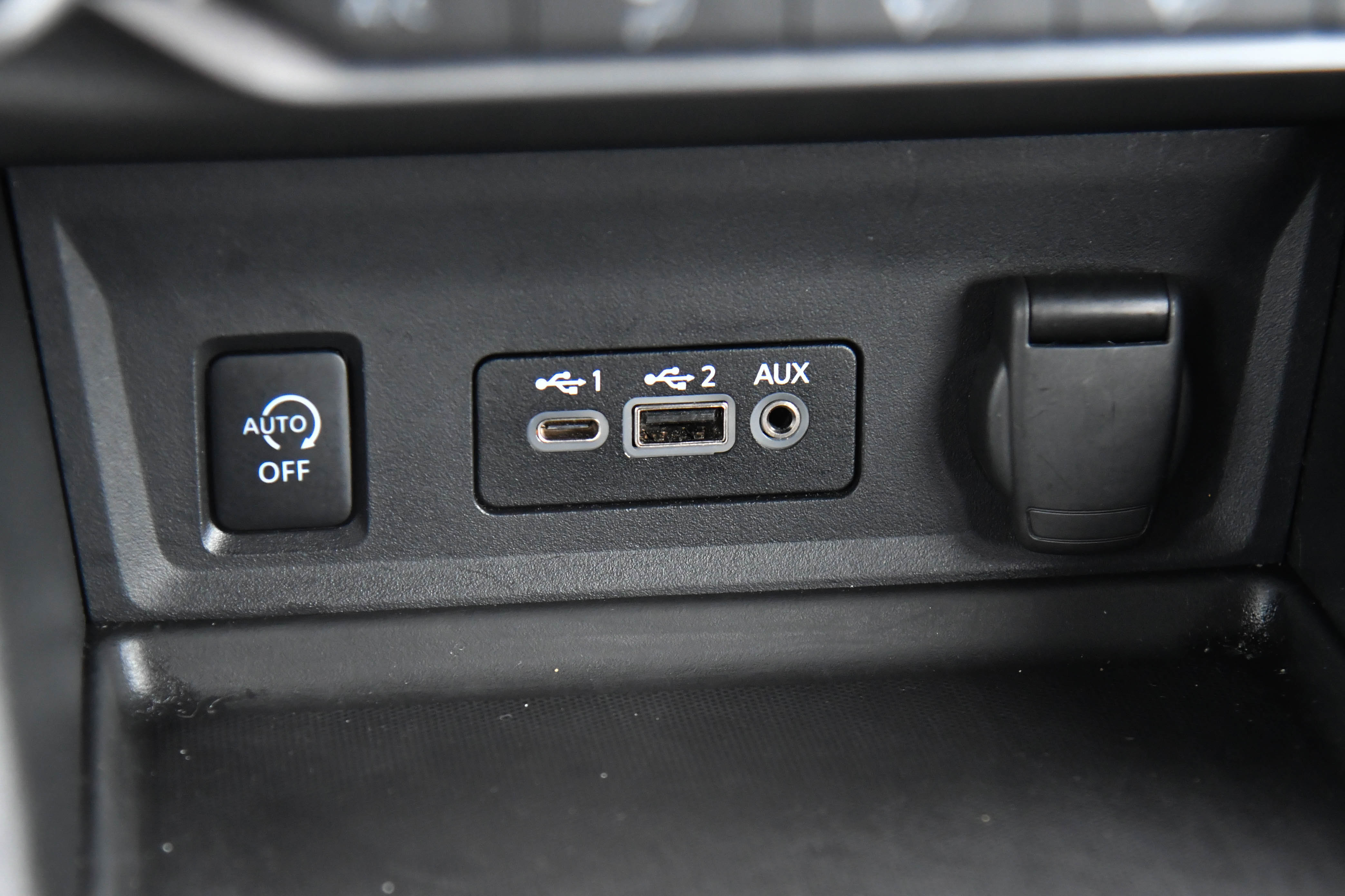 Used 2024 Nissan Sentra SV image 23