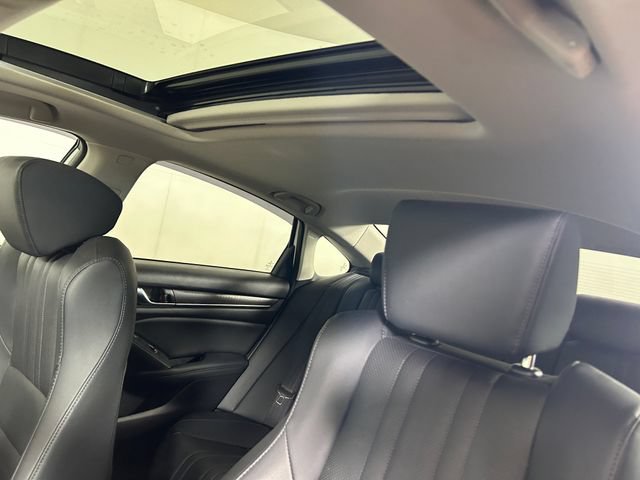Used 2018 Honda Accord Touring image 13