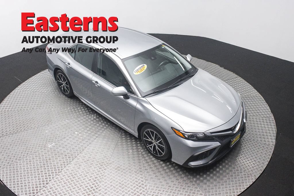 Used 2023 Toyota Camry SE FWD image 3