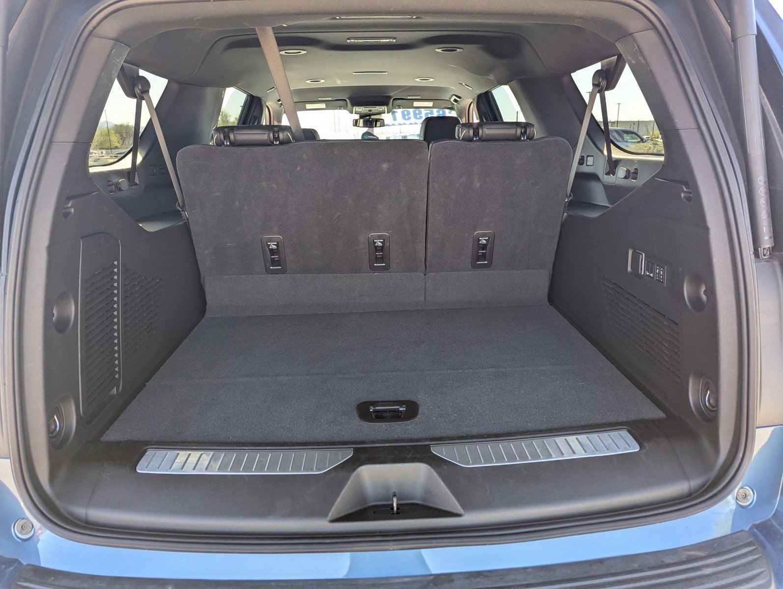 Certified 2025 Chevrolet Suburban Premier image 10