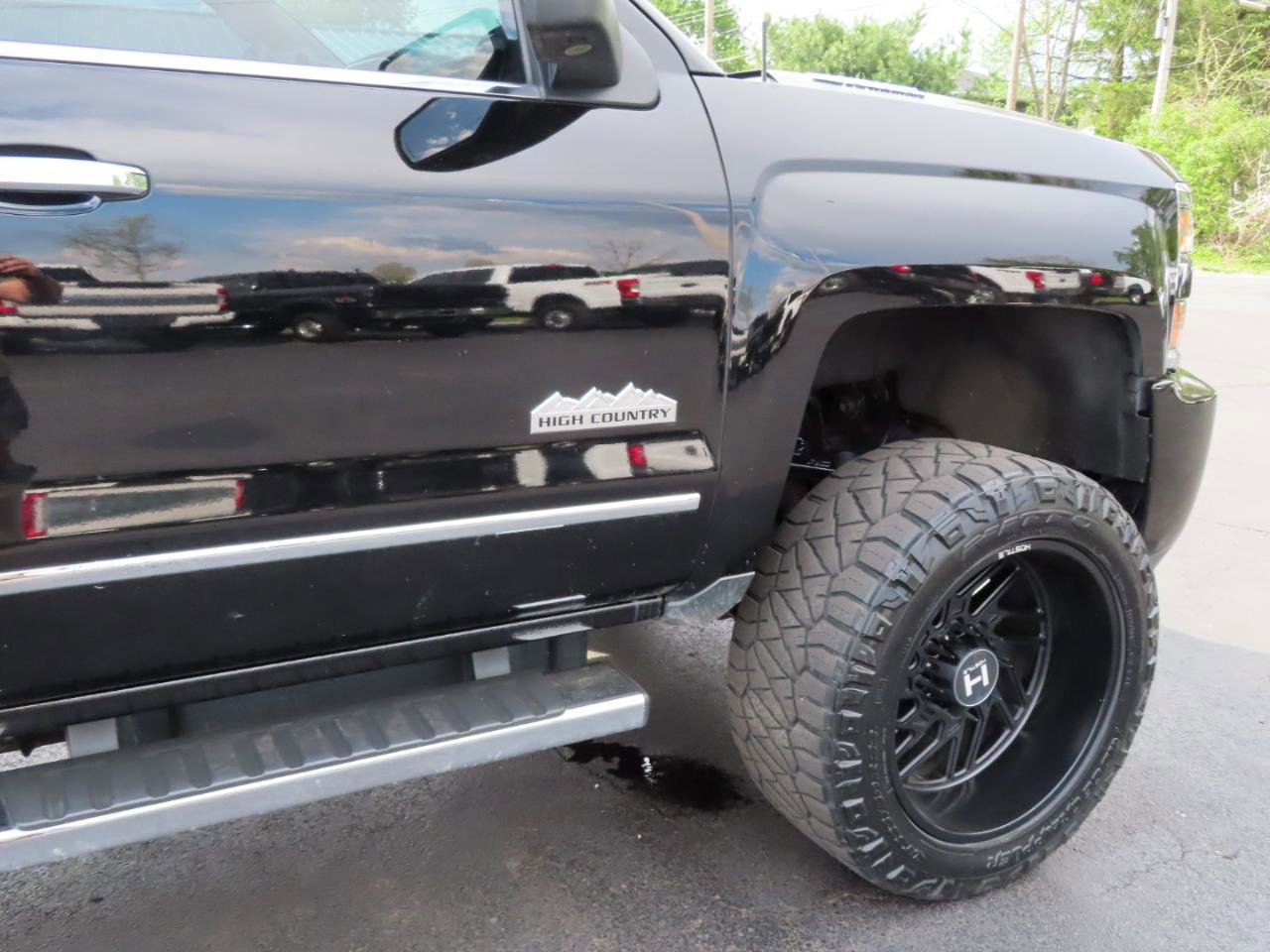 Used 2015 Chevrolet Silverado 2500 High Country w/ Duramax Plus Package AWD/4WD image 16