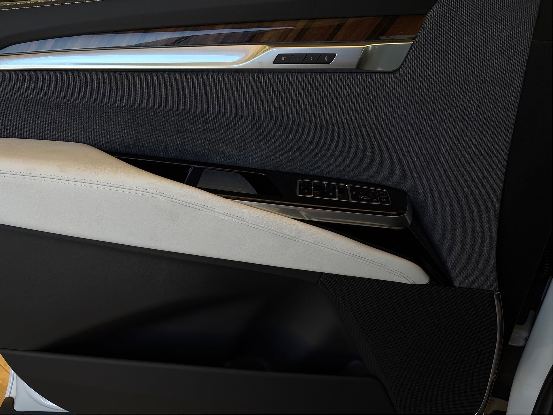New 2026 Cadillac Escalade ESV Platinum Sport w/ LPO, ONYX Package image 21