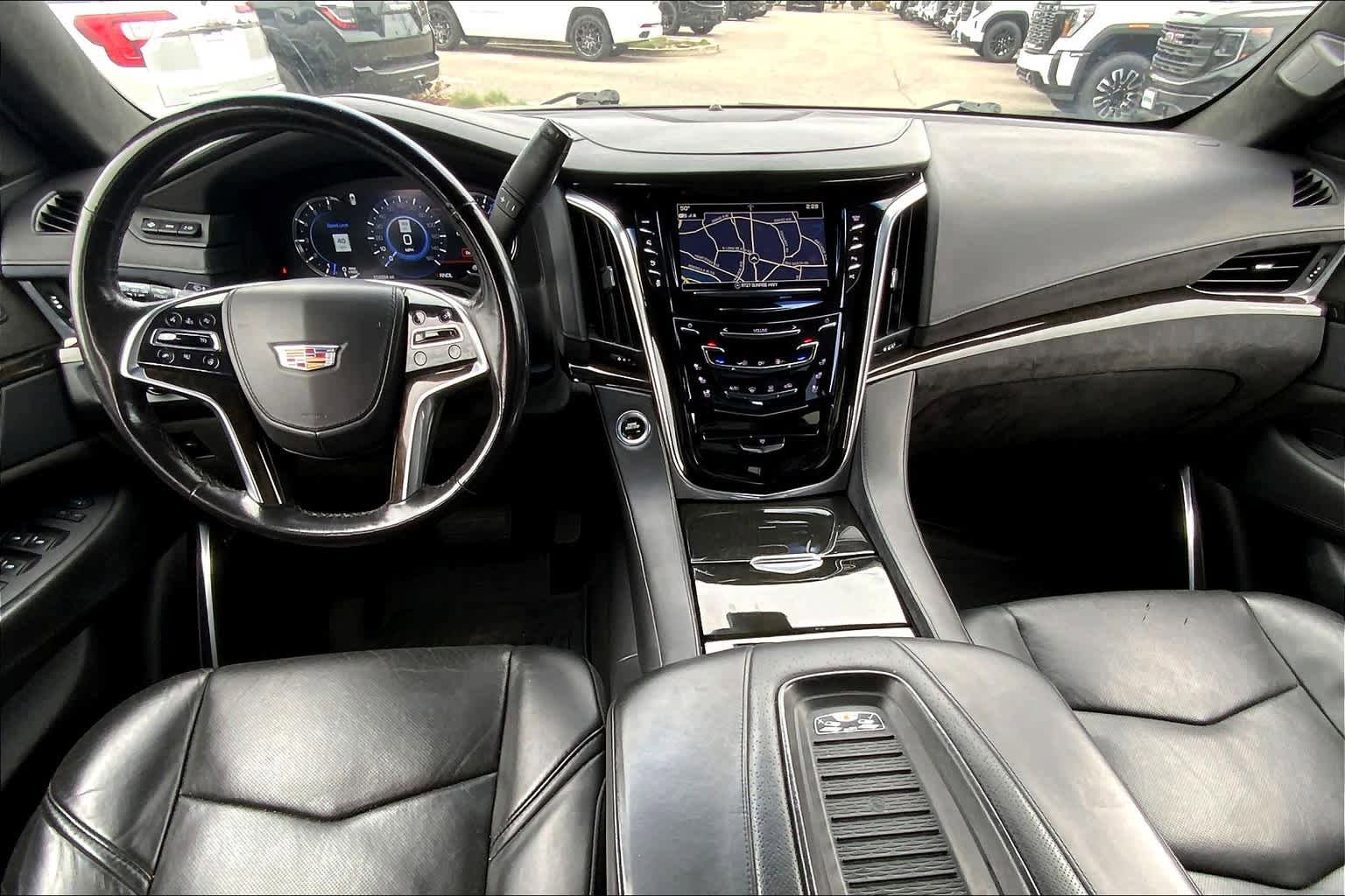 Used 2019 Cadillac Escalade Platinum image 15