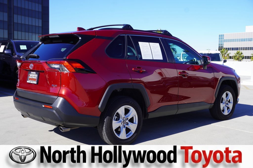 Used 2020 Toyota RAV4 XLE image 7